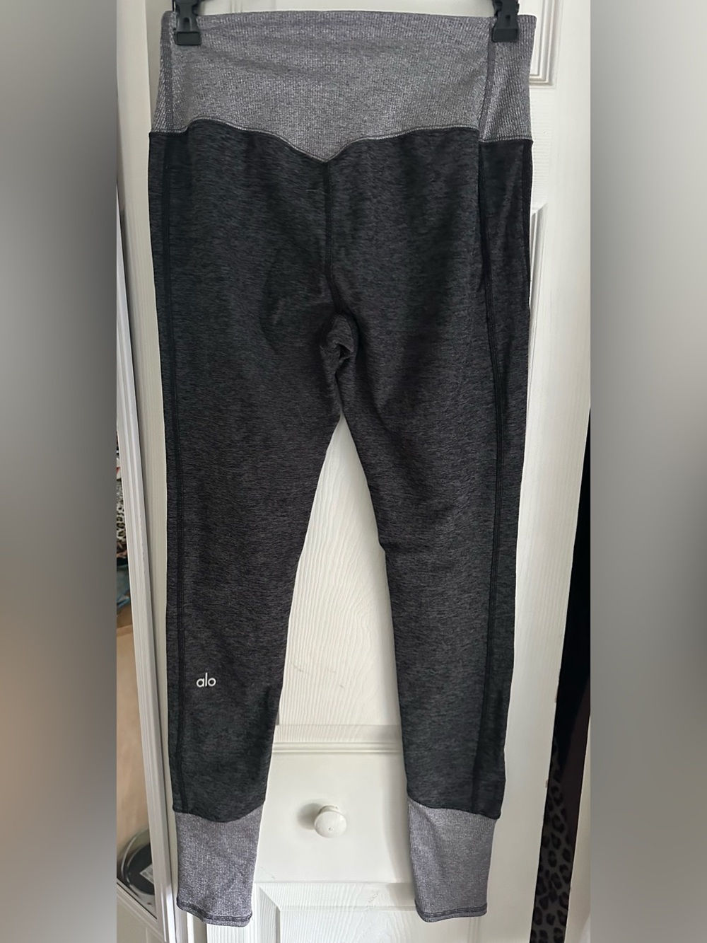 Alo Yoga ribbed lounge yoga pants size M Alo-soft